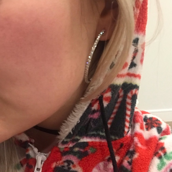 Diamond Hoop 14K white gold earrings 1 7/8” ⌀ - Picture 5 of 7